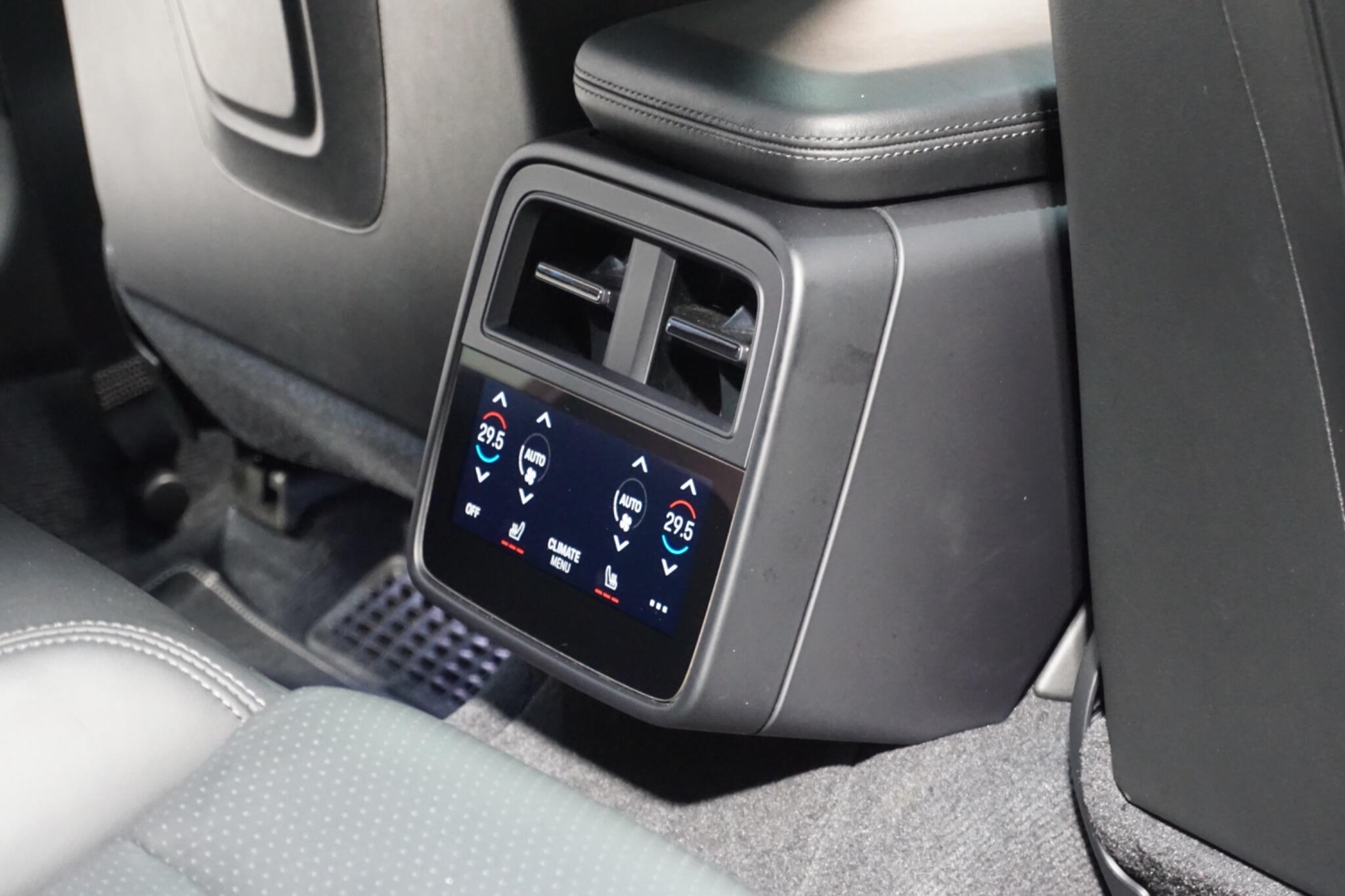 Porsche Taycan Performance Plus 93.4kWh Turbo Saloon 4dr Electric Auto 4WD (680 ps)